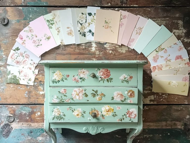 The Best Paint Colors for Vintage Furniture